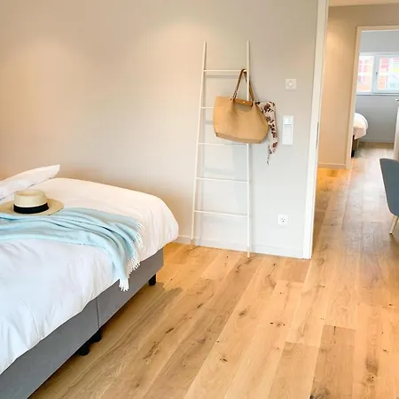 Bades Huk Haus 4 15 - Og